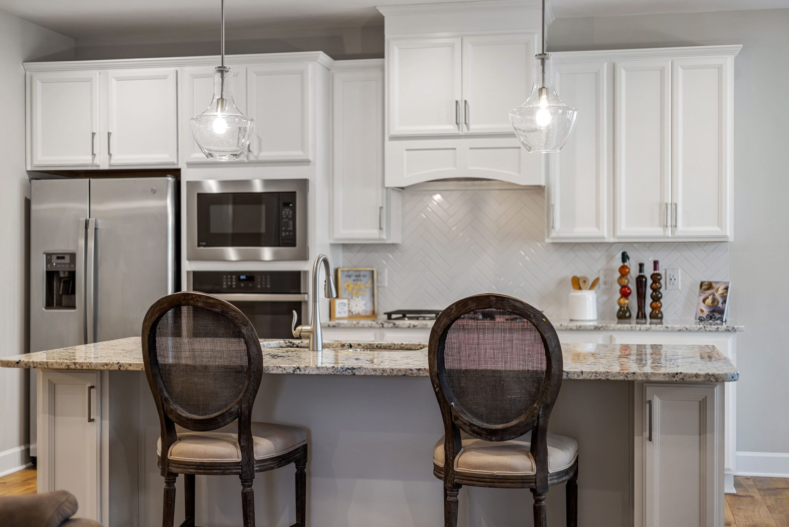 Kitchen Storage Score: 8 Questions to Rate Your Chaos 1 kitchen storage organized white kitchen island